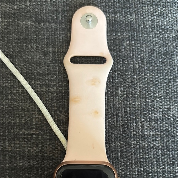 Apple Smartwatch Series SE 40mm Silver Cream Minimalist Design - Picture 4 of 6